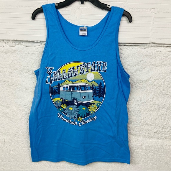 NWOT GILDAN blue Yellowstone mountain climbing retro van sunset, floral top M - Picture 1 of 9